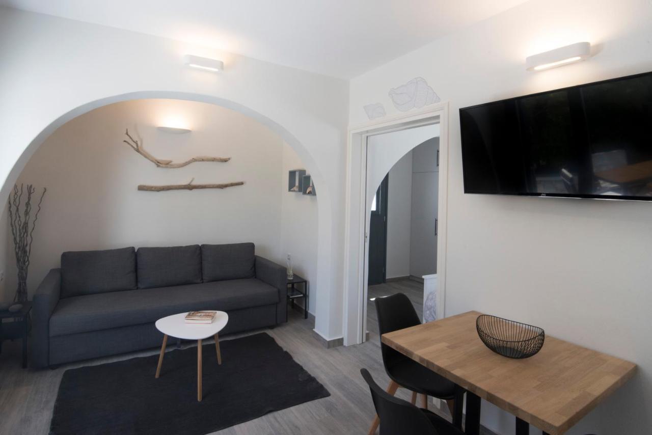 White New 1Bd House With Private Jacuzzi In Isterni Villa Isterni  Exterior foto